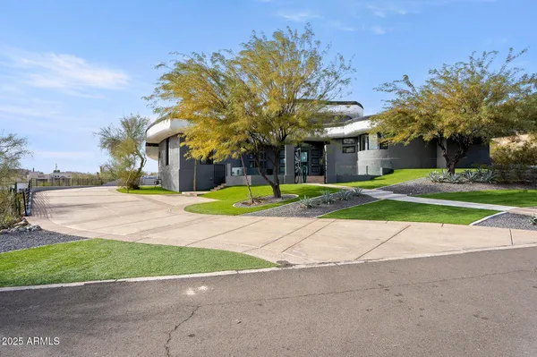 $5,800,000 | 3282 East Palo Verde Drive, Paradise Valley, AZ 85253
