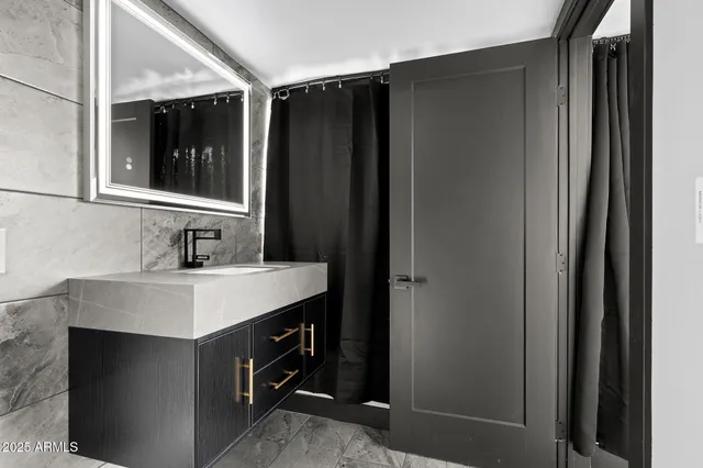 $5,800,000 | 3282 East Palo Verde Drive, Paradise Valley, AZ 85253