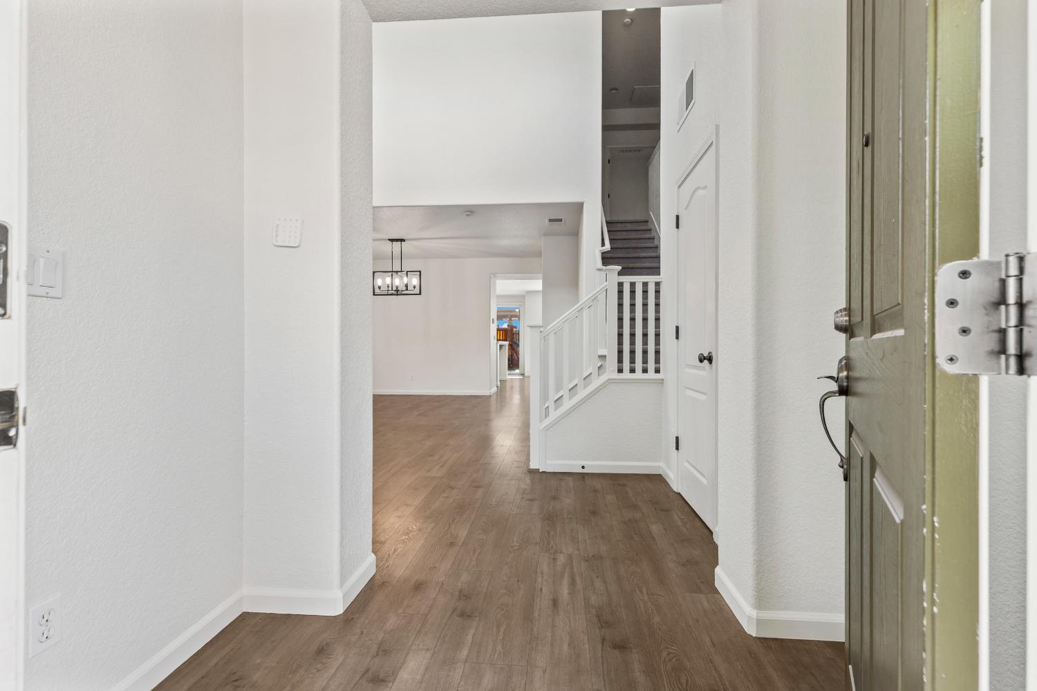 2836 Tabriz Drive Modesto, CA 95355 - Photo 3 of 35