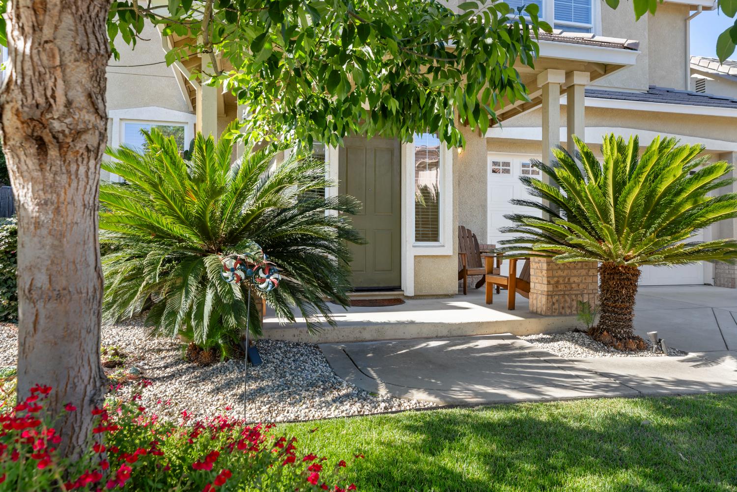 2836 Tabriz Drive Modesto, CA 95355 - Photo 33 of 35 a view of a palm trees in front of a house