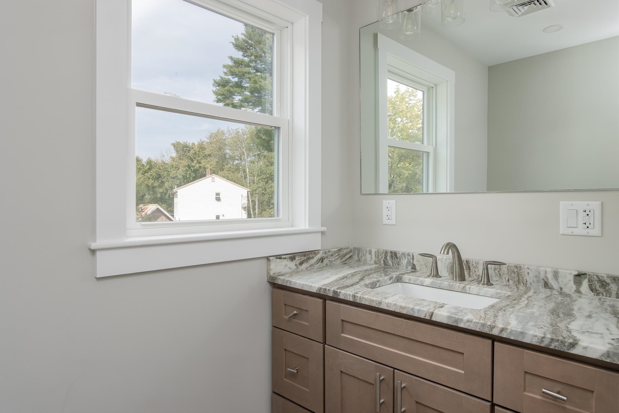 19 Old Manchester Road Raymond, NH 03077 - Photo 10 of 42