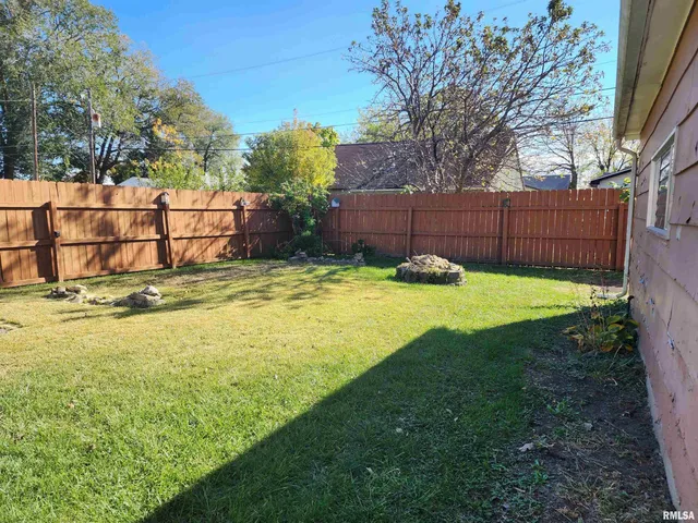 $169,500 | 1208 North Kankakee Street, Lincoln, IL 62656