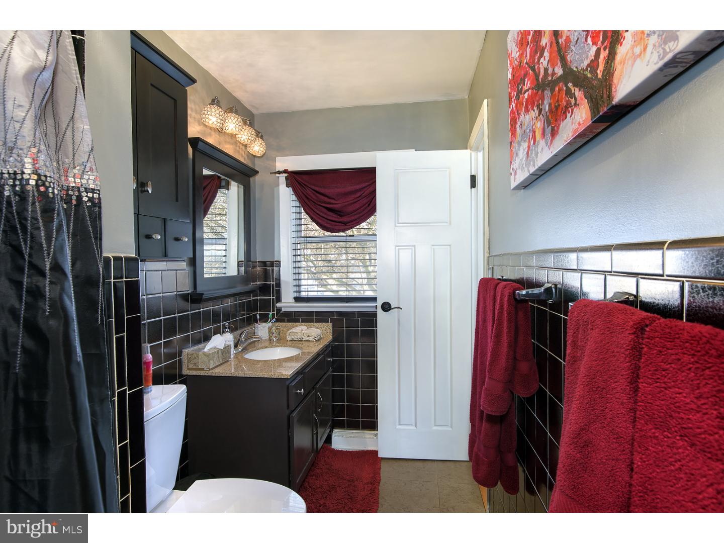 1017 Robin Road Wyomissing, PA 19610 - Photo 8 of 20 Bathroom
