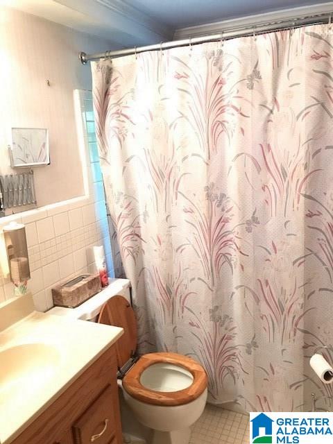 913 Reedwood Lane Birmingham, AL 35235 - Photo 3 of 7