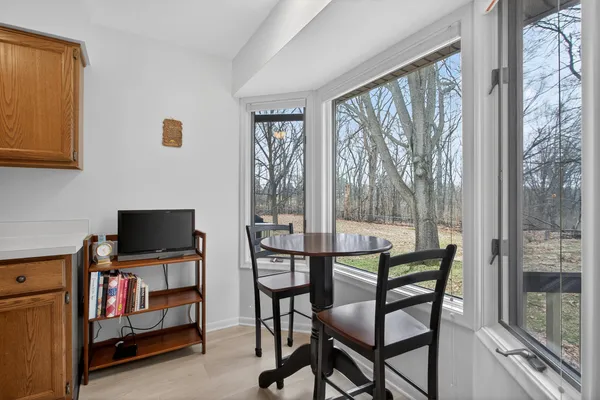 $265,000 | 2811 South Wood Dale Drive, Jackson, MI 49203