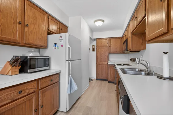 $265,000 | 2811 South Wood Dale Drive, Jackson, MI 49203