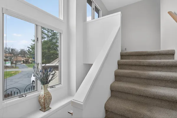 $265,000 | 2811 South Wood Dale Drive, Jackson, MI 49203