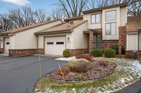 $265,000 | 2811 South Wood Dale Drive, Jackson, MI 49203