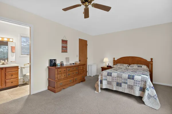 $265,000 | 2811 South Wood Dale Drive, Jackson, MI 49203