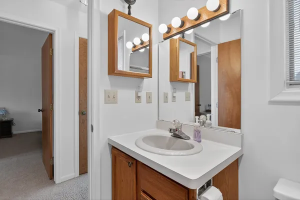 $265,000 | 2811 South Wood Dale Drive, Jackson, MI 49203