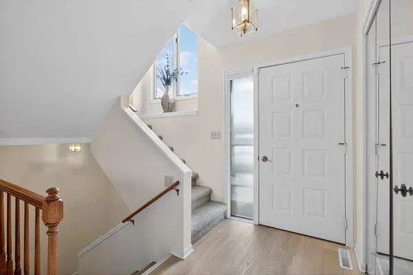 $265,000 | 2811 South Wood Dale Drive, Jackson, MI 49203