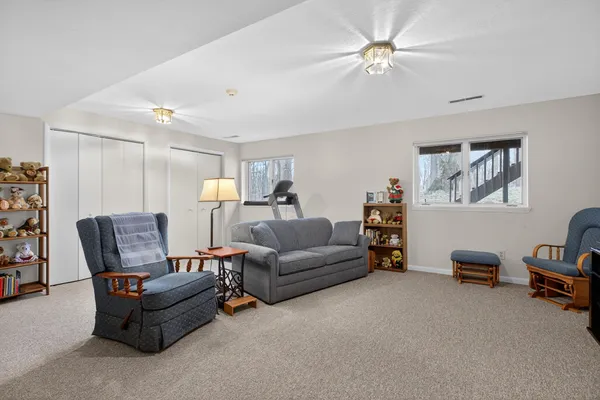 $265,000 | 2811 South Wood Dale Drive, Jackson, MI 49203