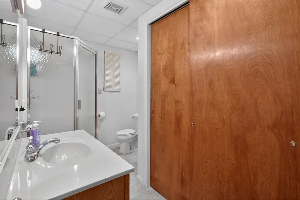 $265,000 | 2811 South Wood Dale Drive, Jackson, MI 49203