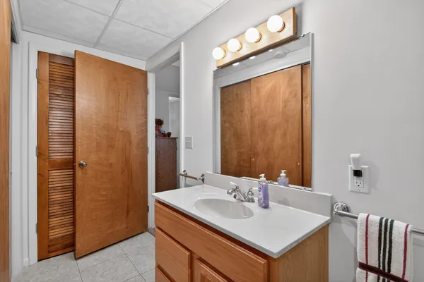 $265,000 | 2811 South Wood Dale Drive, Jackson, MI 49203