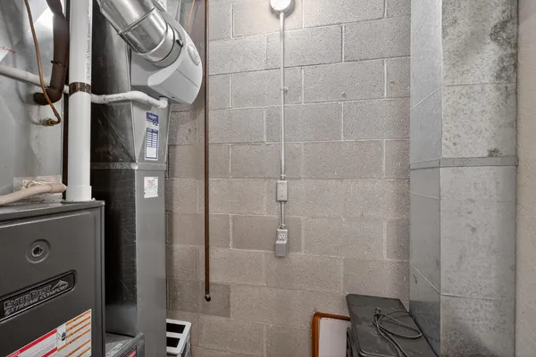 $265,000 | 2811 South Wood Dale Drive, Jackson, MI 49203