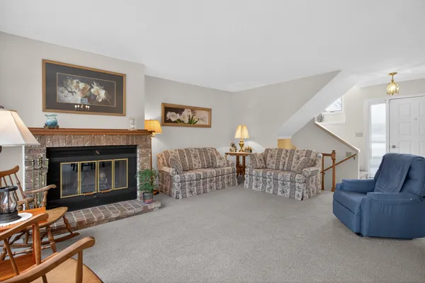 $265,000 | 2811 South Wood Dale Drive, Jackson, MI 49203