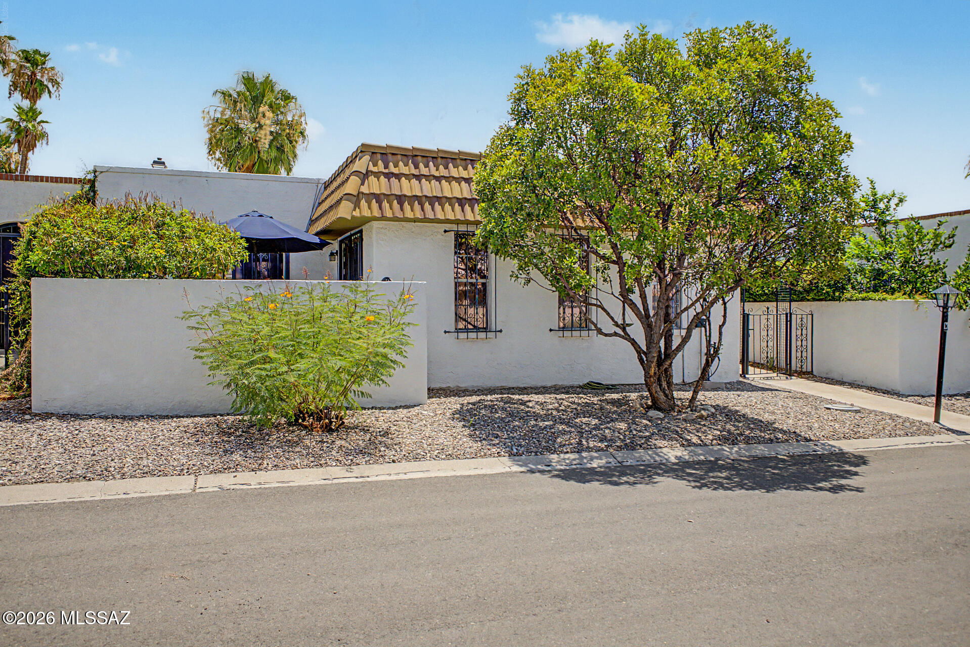 600 East River Road, Unit W Tucson, AZ 85704 - Photo 3 of 33 03-River