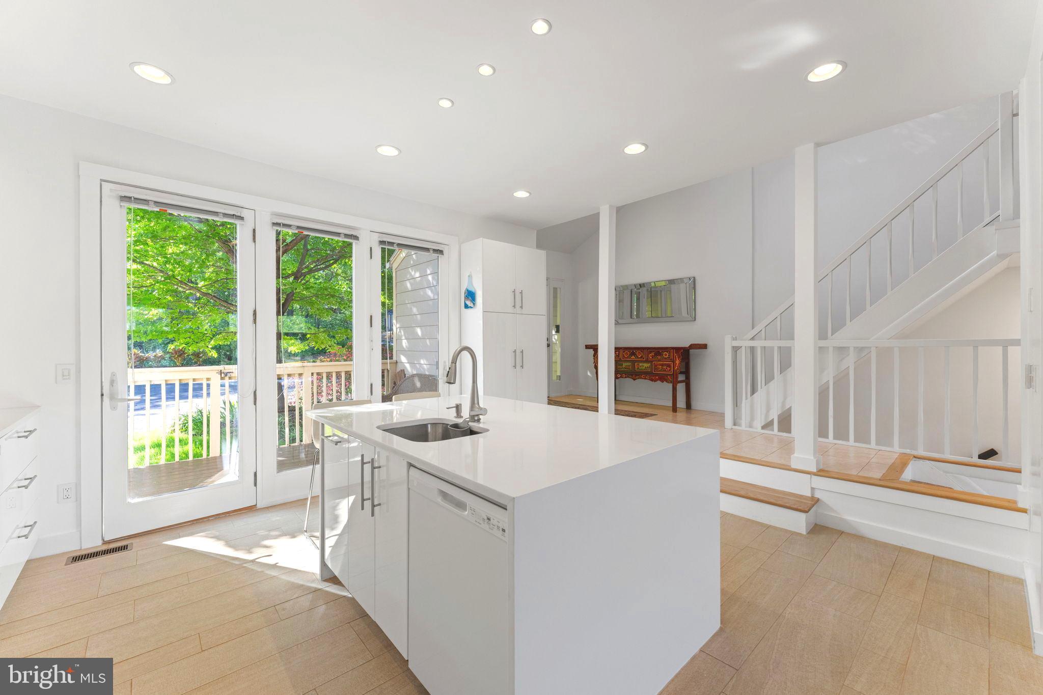 11163 Lake Chapel Lane Reston, VA 20191 - Photo 20 of 129