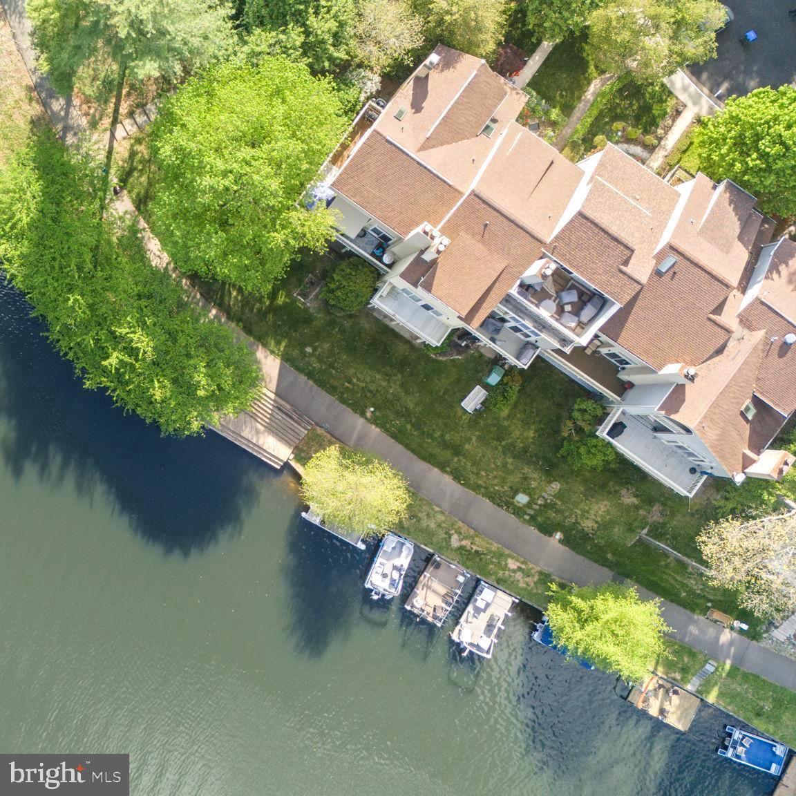 11163 Lake Chapel Lane Reston, VA 20191 - Photo 4 of 129