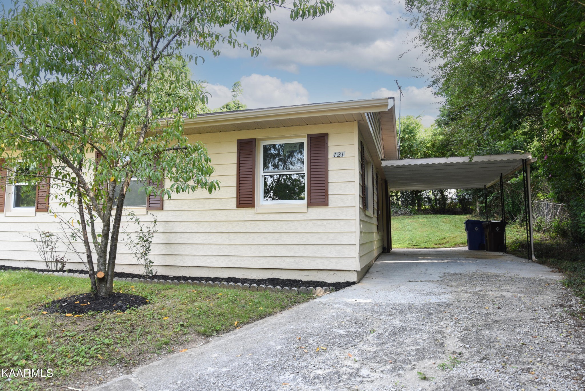 121 Parsons Road Oak Ridge, TN 37830 - Photo 2 of 20