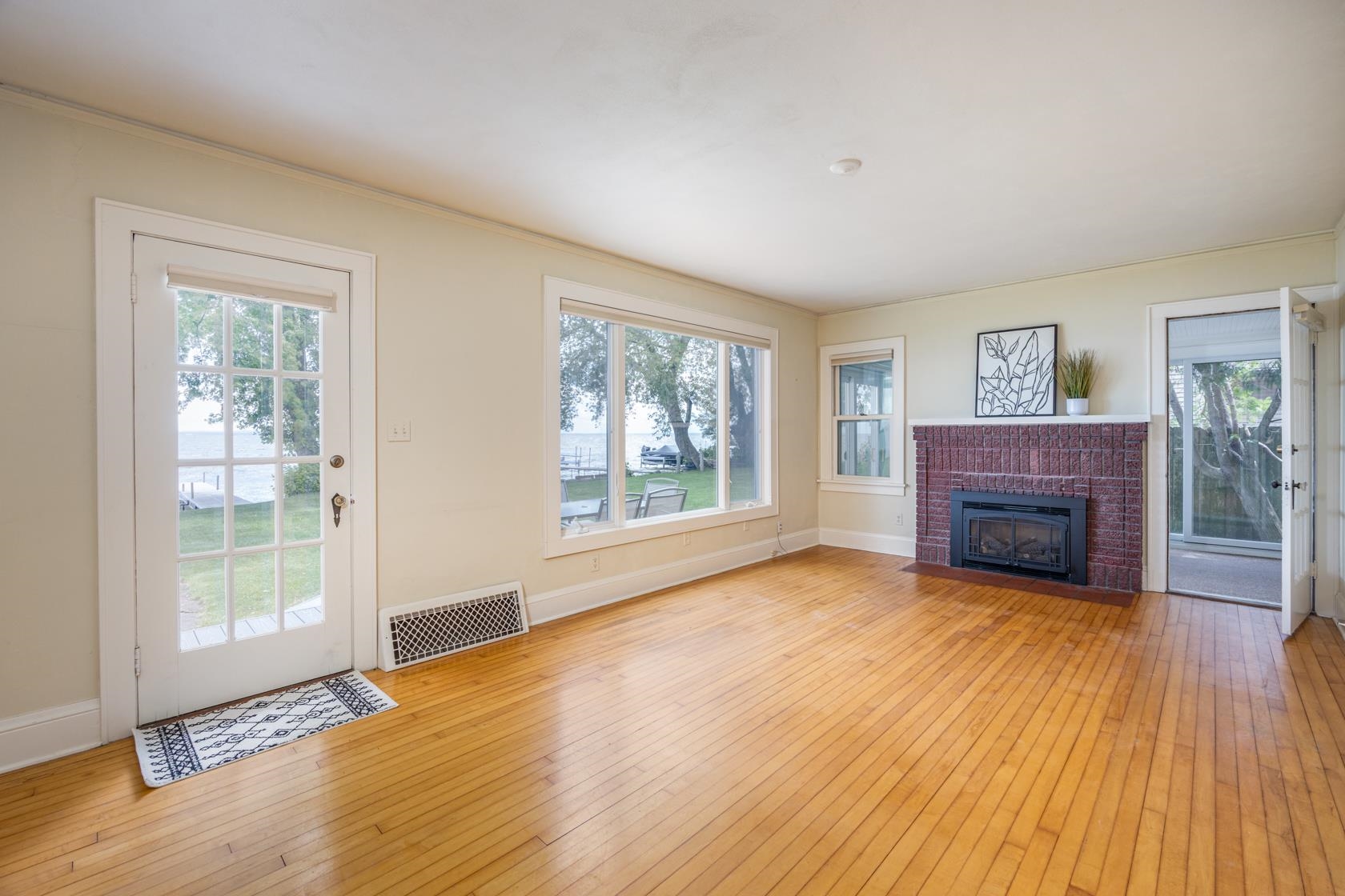 188 Adella Beach Road Neenah, WI 54956 - Photo 4 of 53