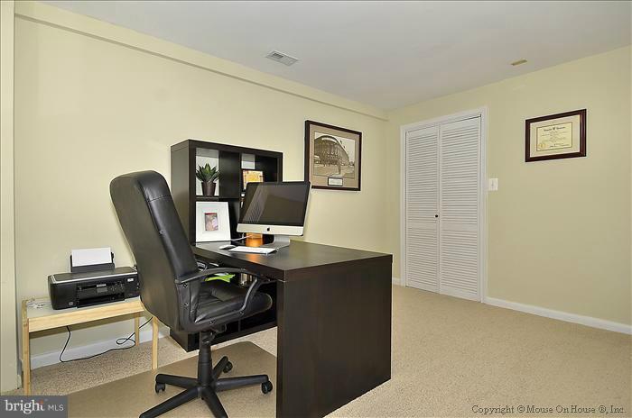 2237 Double Eagle Court Reston, VA 20191 - Photo 12 of 30 Den
