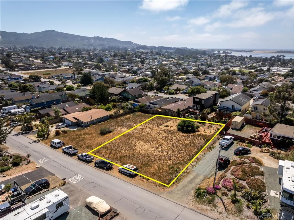 1325 15th Street Los Osos, CA 93402 - Photo 4 of 15 Yellow lines depict approximate lot lines