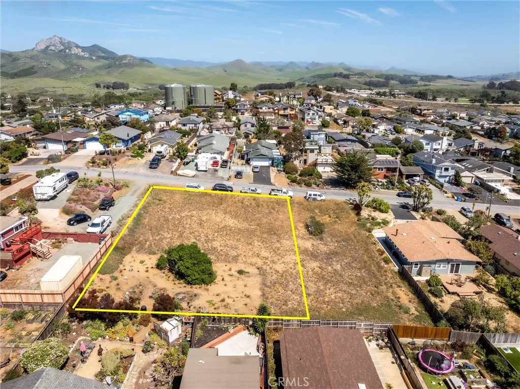 1325 15th Street Los Osos, CA 93402 - Photo 9 of 15 Yellow lines depict approximate lot lines