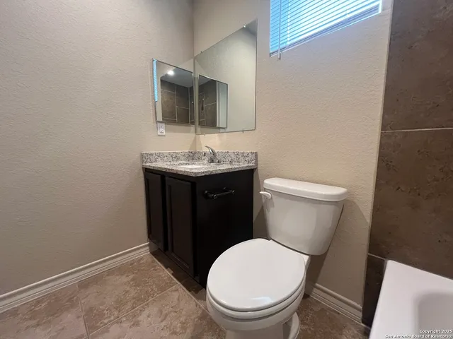 $1,395 | 6410 Luglio Lane, Unit 101, San Antonio, TX 78233