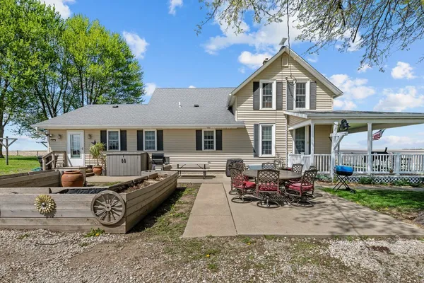 $410,000 | 1989 Union Avenue, Wilton, IA 52778
