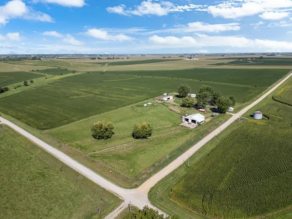 $410,000 | 1989 Union Avenue, Wilton, IA 52778