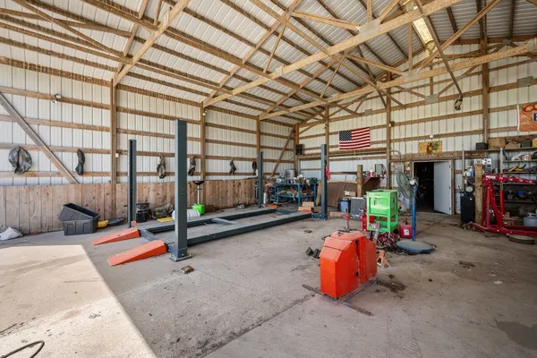 $410,000 | 1989 Union Avenue, Wilton, IA 52778