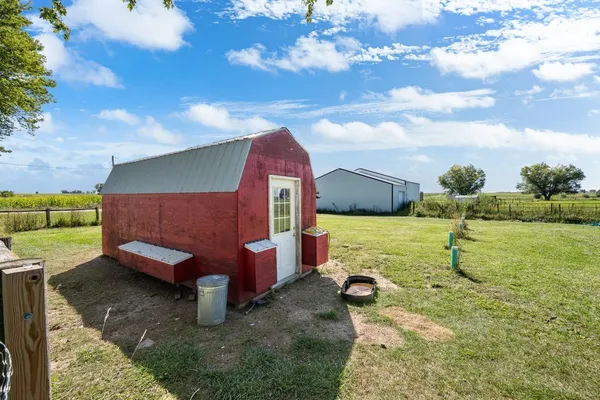 $410,000 | 1989 Union Avenue, Wilton, IA 52778