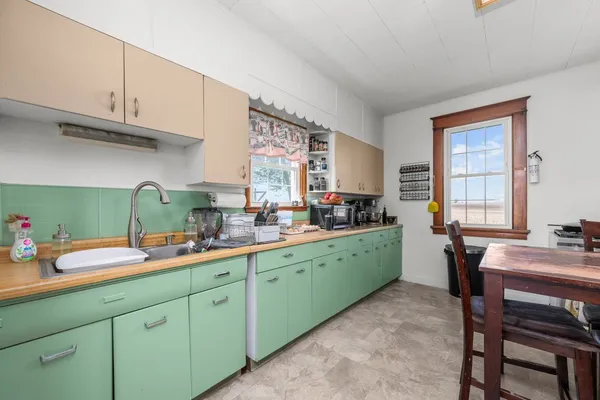 $410,000 | 1989 Union Avenue, Wilton, IA 52778