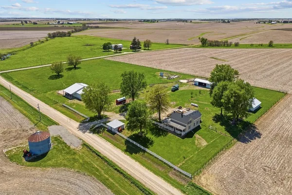 $410,000 | 1989 Union Avenue, Wilton, IA 52778