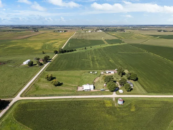 $410,000 | 1989 Union Avenue, Wilton, IA 52778