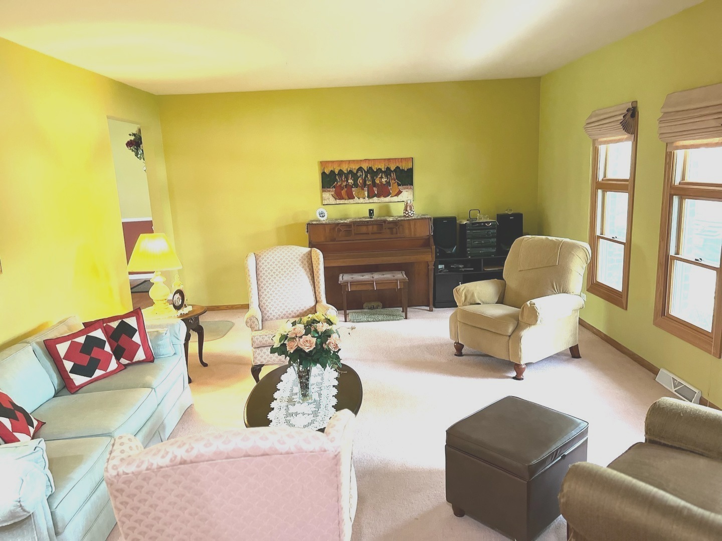 400 Illinois Road Frankfort, IL 60423 - Photo 3 of 24 a living room with furniture and window