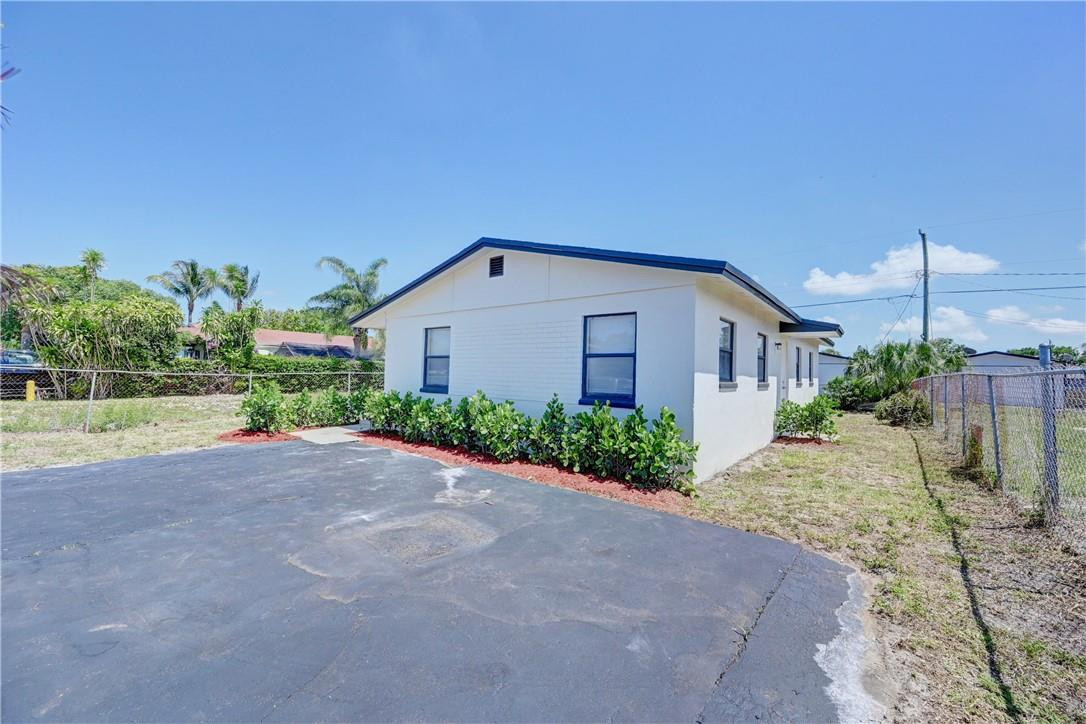 1401 West 33rd Street Riviera Beach, FL 33404 - Photo 2 of 27 Photo 2