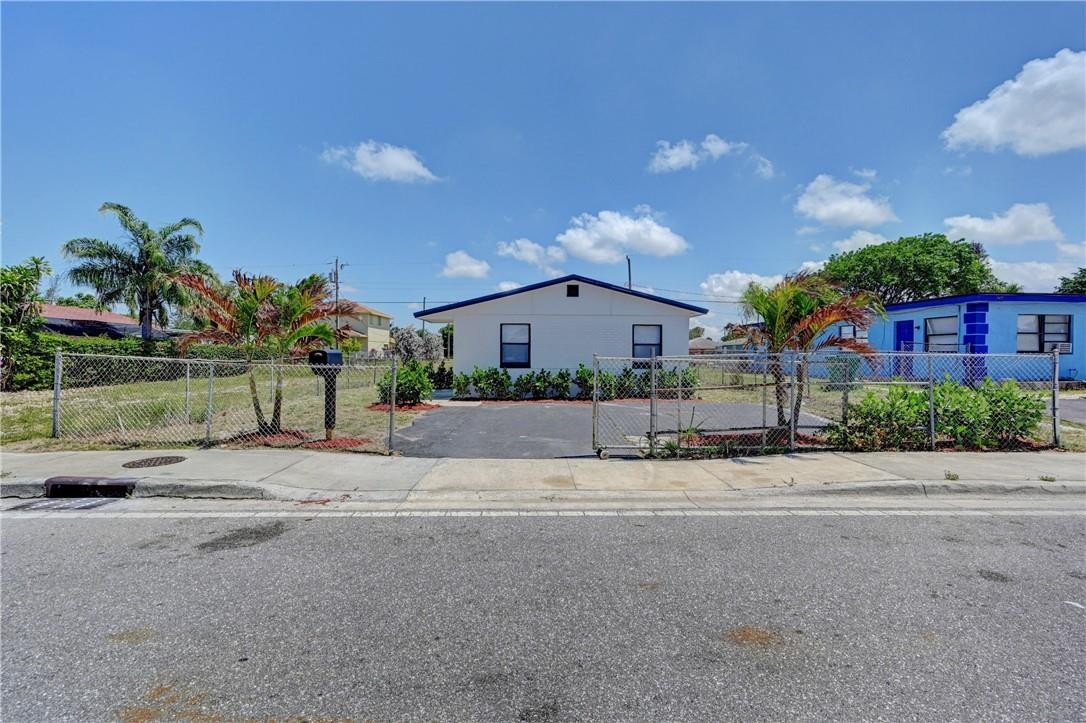 1401 West 33rd Street Riviera Beach, FL 33404 - Photo 4 of 27 Photo 4