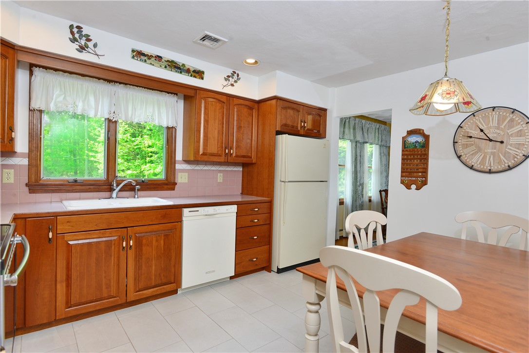 90 Sheffield Hill Road Exeter, RI 02822 - Photo 9 of 36