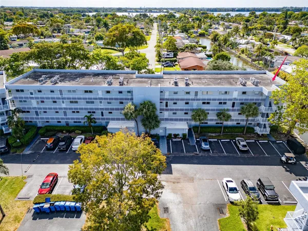 $162,999 | 119 Royal Park Drive, Unit 4H, Oakland Park, FL 33309