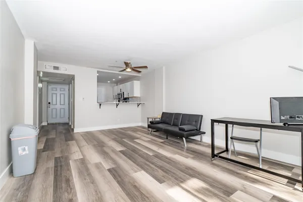 $162,999 | 119 Royal Park Drive, Unit 4H, Oakland Park, FL 33309