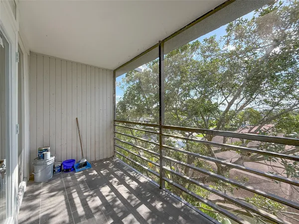 $162,999 | 119 Royal Park Drive, Unit 4H, Oakland Park, FL 33309