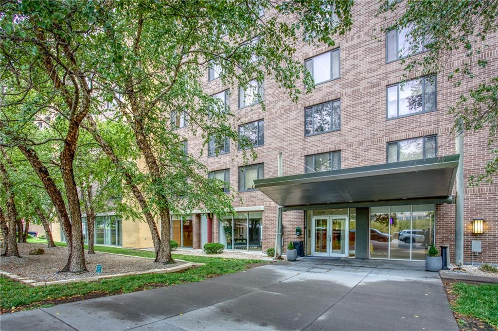 600 East 8th St Unit 3M  