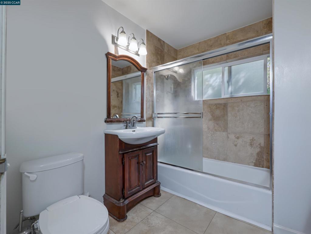 891-891 Bell Street Lafayette, CA 94549 - Photo 31 of 55 #895 Bathroom
