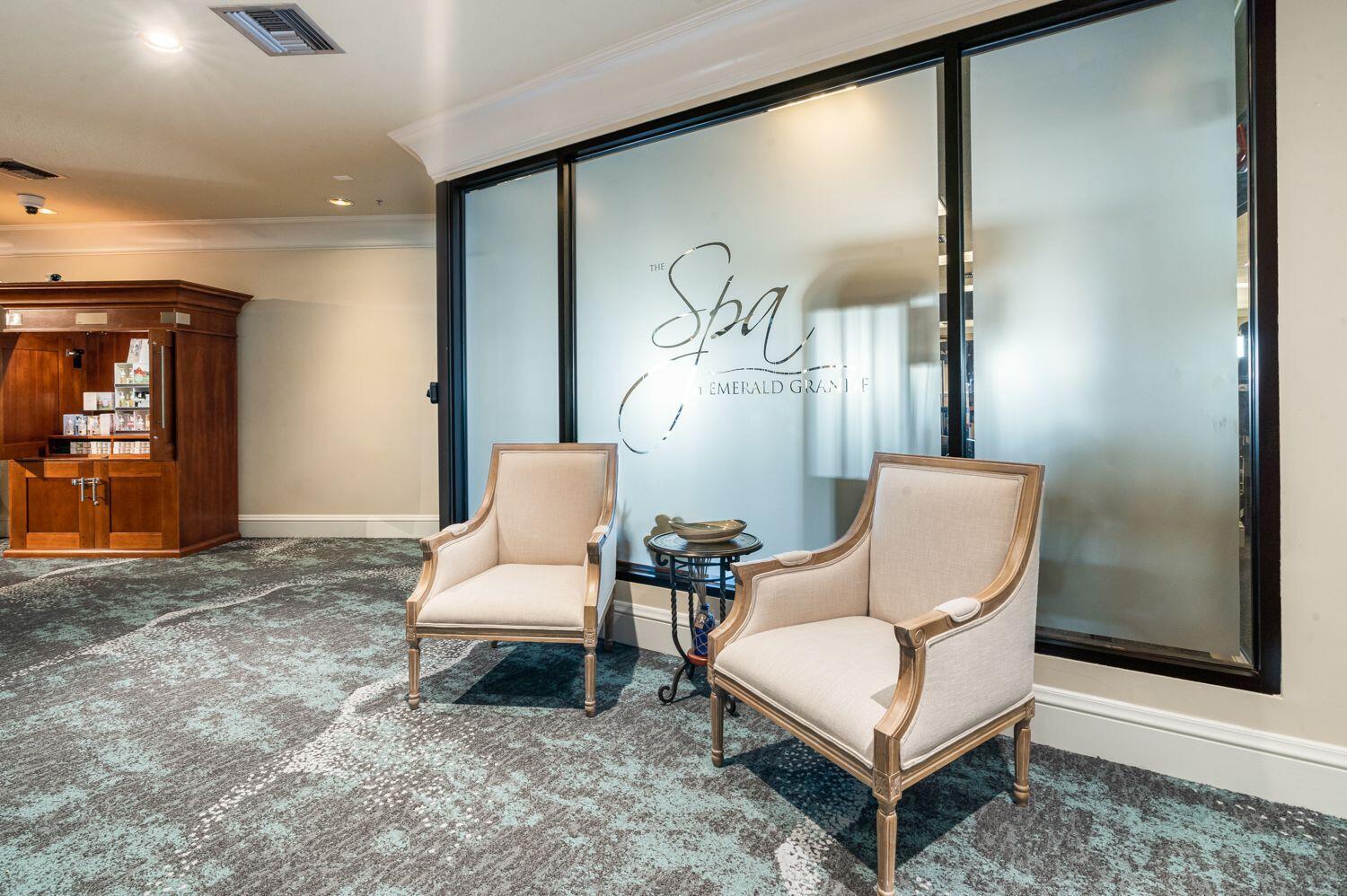 10 Harbor Boulevard, Unit E405A Destin, FL 32541 - Photo 7 of 9 a living room with furniture