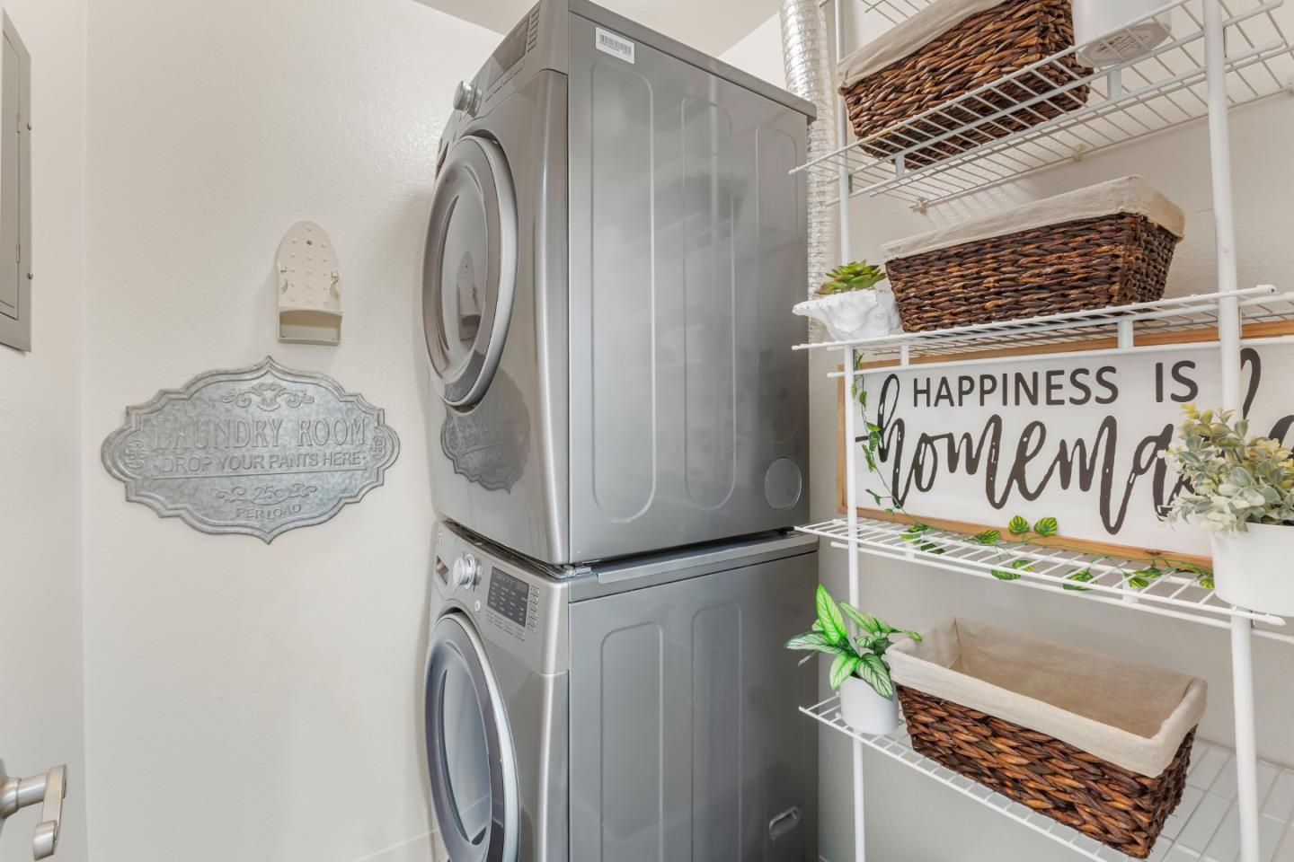 2250 Monroe Street, Unit 111 Santa Clara, CA 95050 - Photo 14 of 20 a utility room with dryer and washer