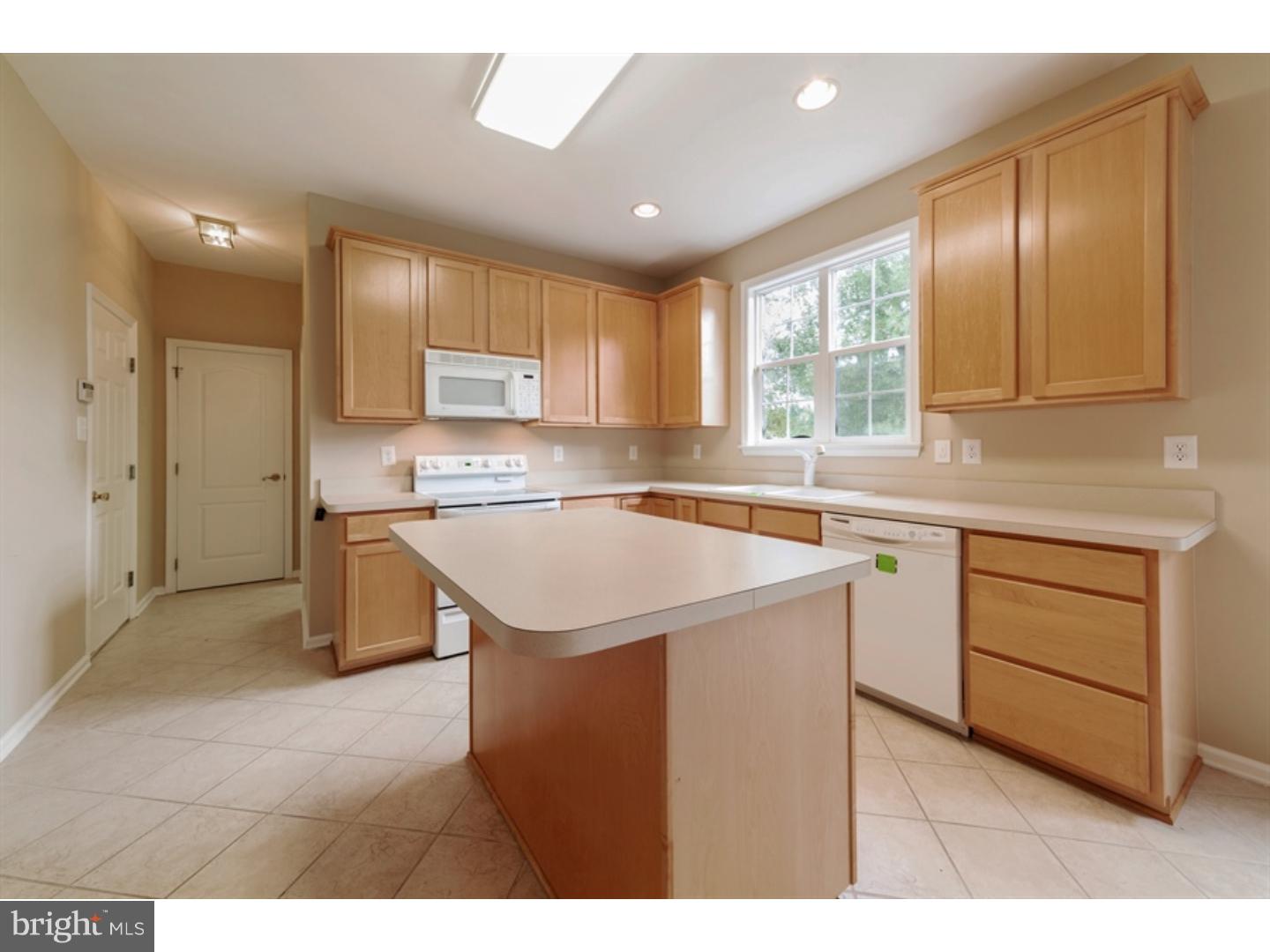 462 Oakshade Road Shamong, NJ 08088 - Photo 10 of 24 Kitchen