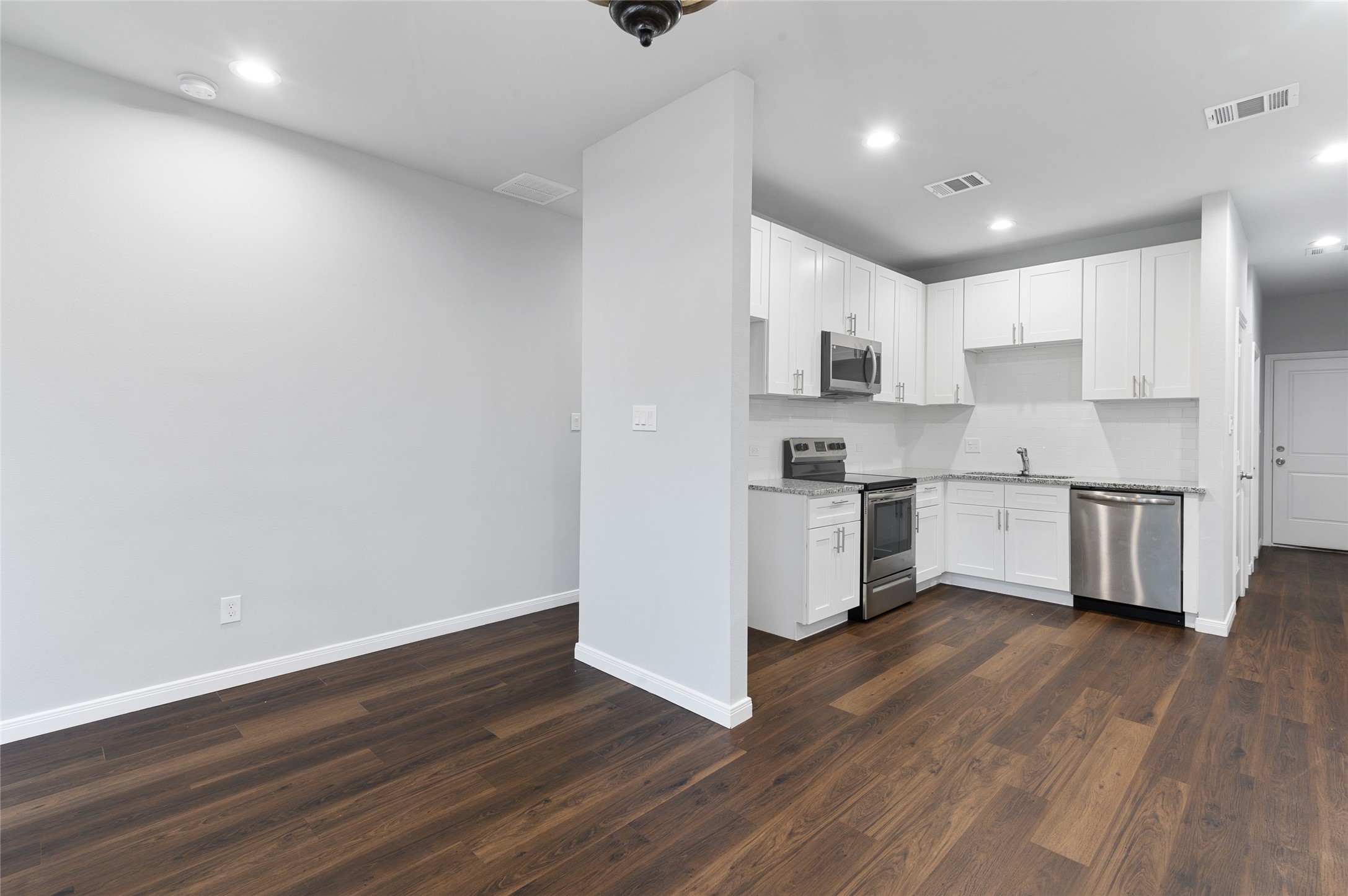 4919 Paradigm Ln Spring Spring, TX 77379 - Photo 6 of 18 Gallery Image 6