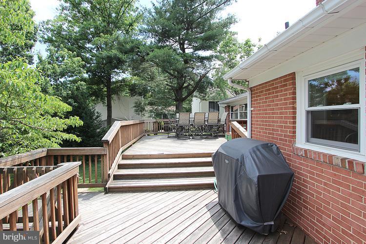 17117 Longdraft Road Gaithersburg, MD 20878 - Photo 6 of 21 Deck